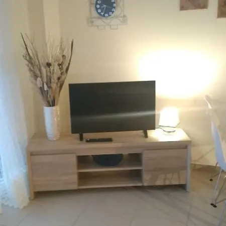 Iris Deluxe 1 Apartment