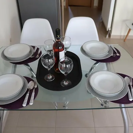 Iris Deluxe 1 Apartment